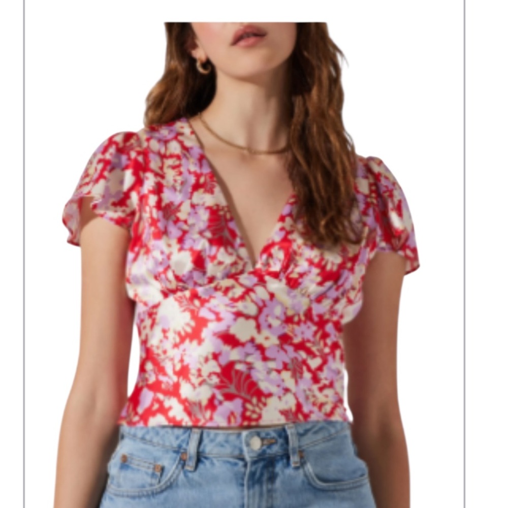 Astr Red and White Flutter Sleeve  Floral Blouse